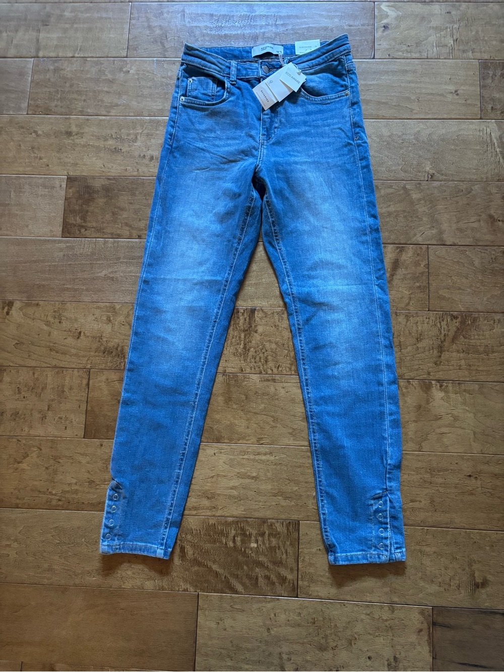 Reserved Women’s Blue Denim Jeans - Classic Slim Mid Rise Fit w/ Snaps Sz 26”